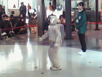 二足歩行ロボット　ASIMO
